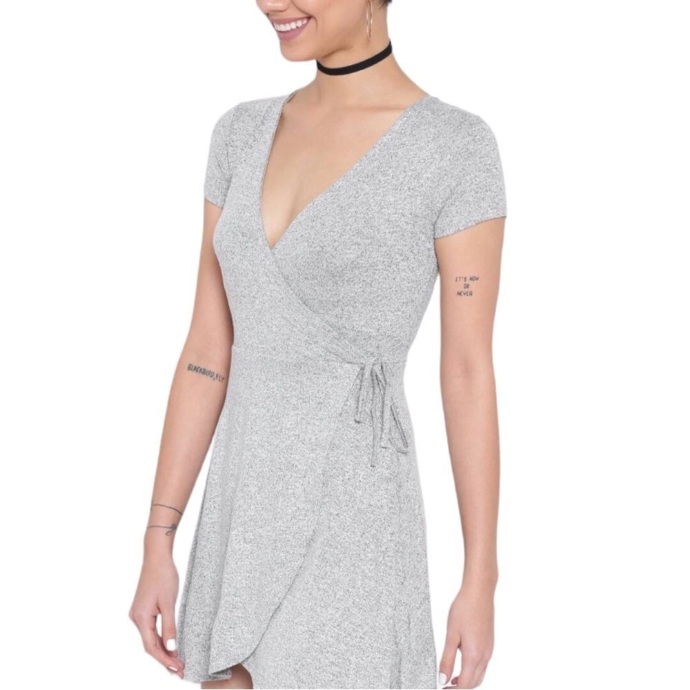 Forever 21 Women's Wrap Dress Bow Light Heathered Gray V-neck Mini Skater Small